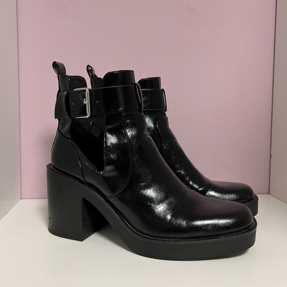 Like new! ZARA Boots